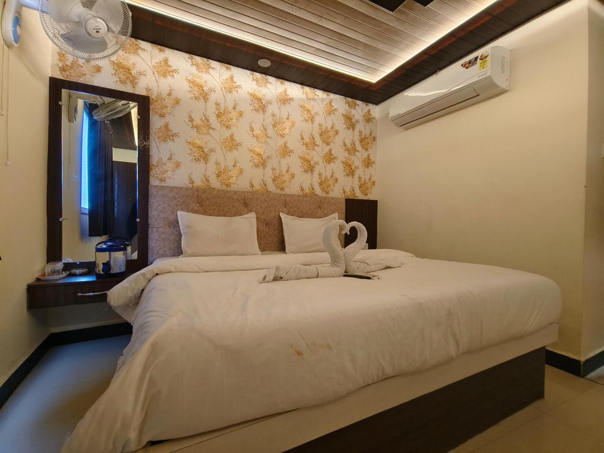 Hotel Jain Shree ウッジャイン エクステリア 写真