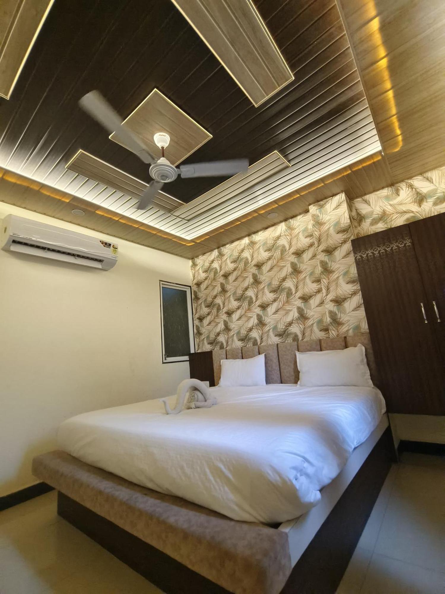 Hotel Jain Shree ウッジャイン エクステリア 写真